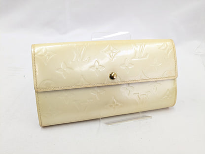 LOUIS VUITTON LV Vernis Sarah Wallet