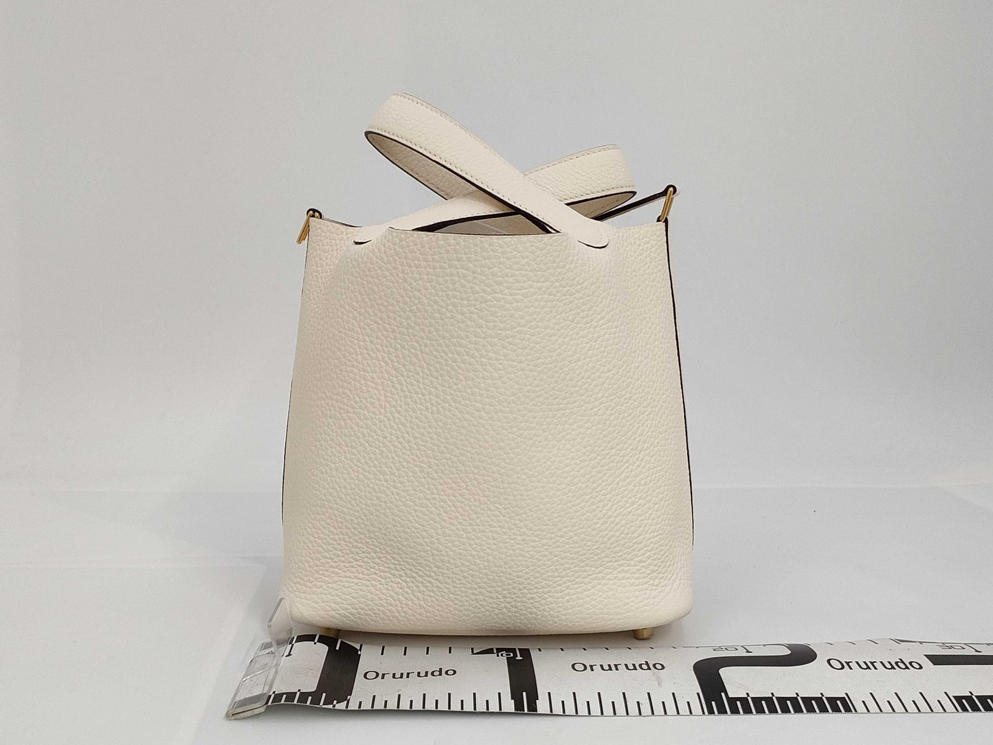 HERMES Picotin Lock 18 Nata x Taurillon Clemence x Gold Hardware x B Stamp Handbag