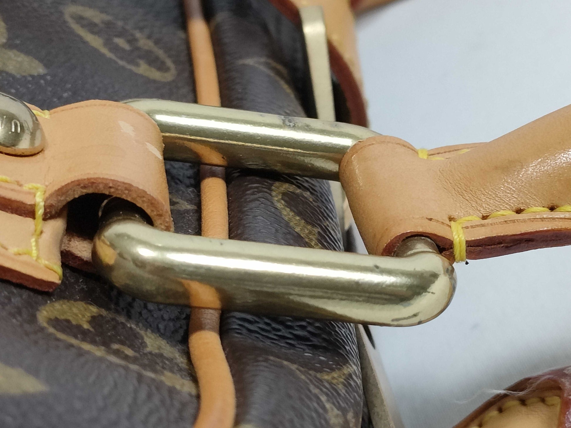 LOUIS VUITTON Monogram LV Monogram Manhattan GM M40025 Handbag with unclear serial number