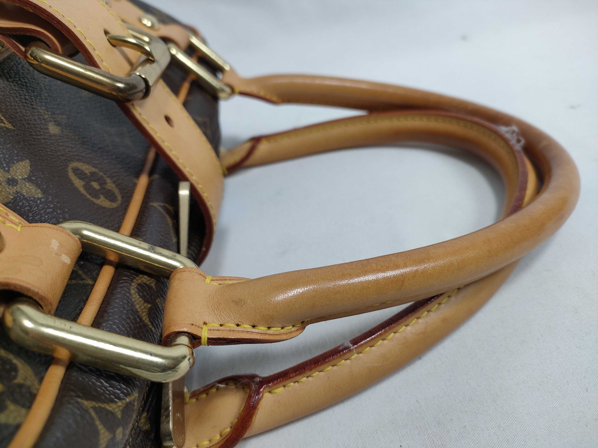 LOUIS VUITTON Monogram LV Monogram Manhattan GM M40025 Handbag with unclear serial number