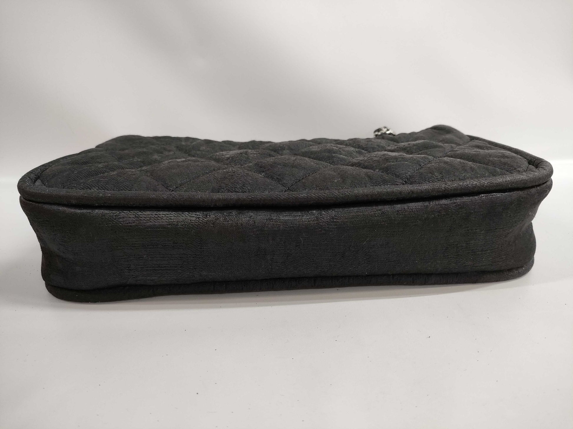 CHANEL Chain Shoulder Bag