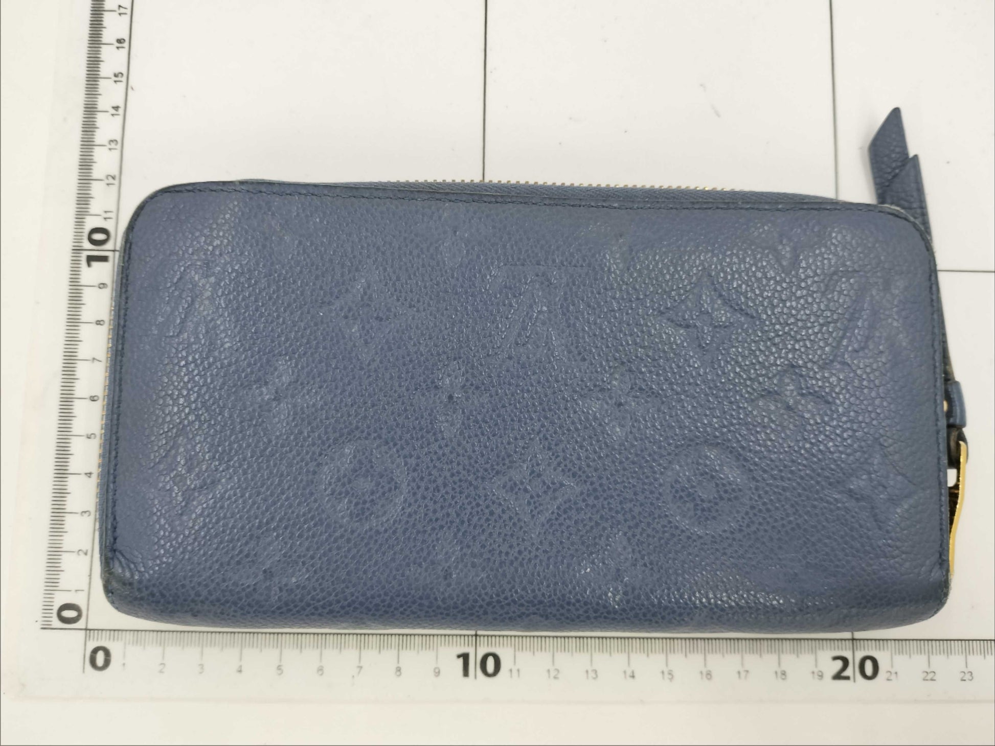 LOUIS VUITTON Monogram Empreinte Zippy Wallet