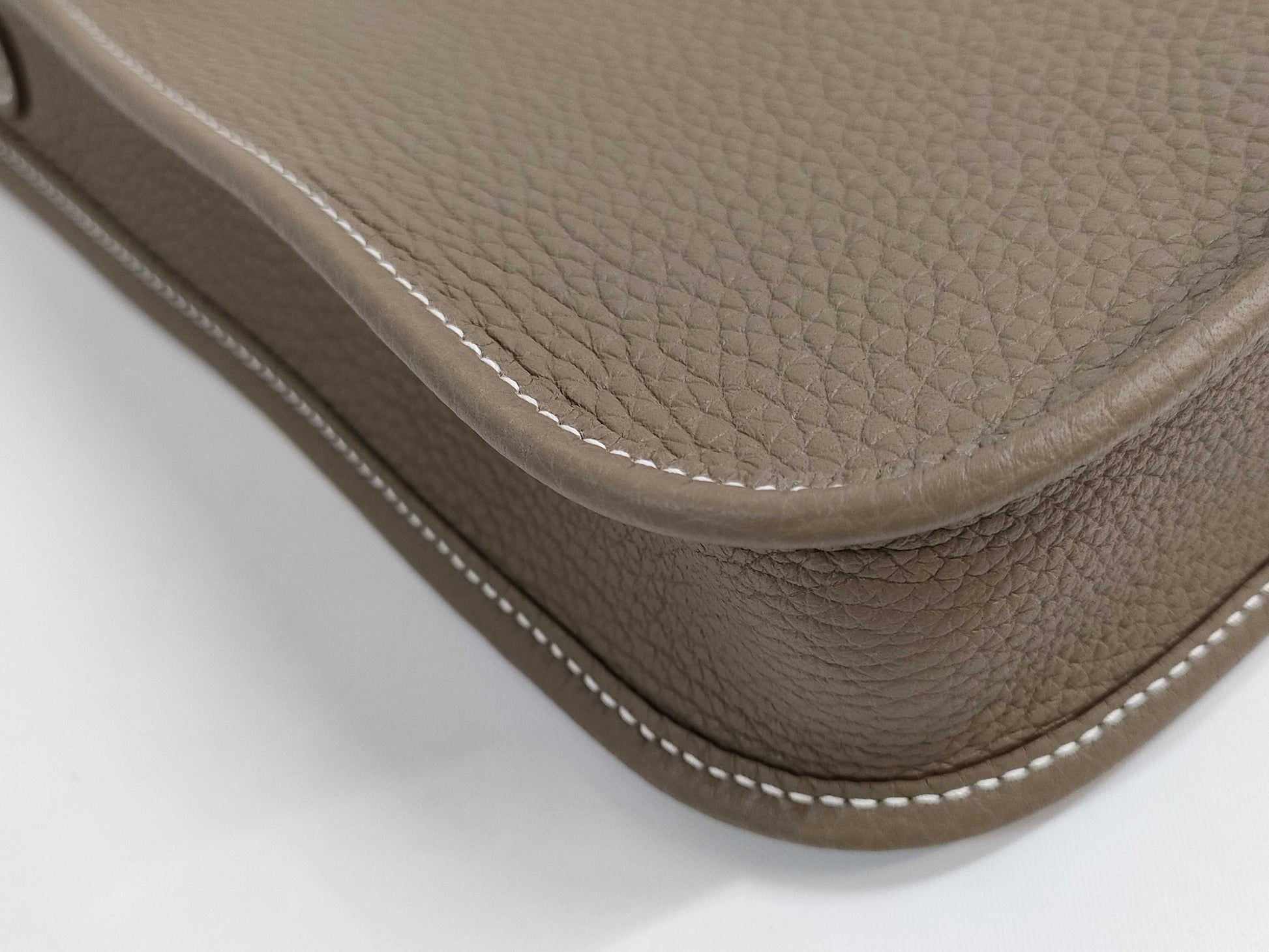 HERMES Evelyne 16 TPM Etoupe Gold Hardware K Stamped Shoulder Bag