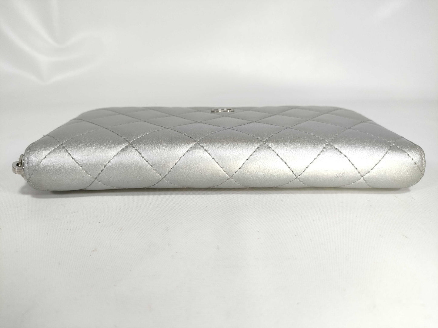 CHANEL Matelasse Round Zip Long Wallet Lambskin Wallet