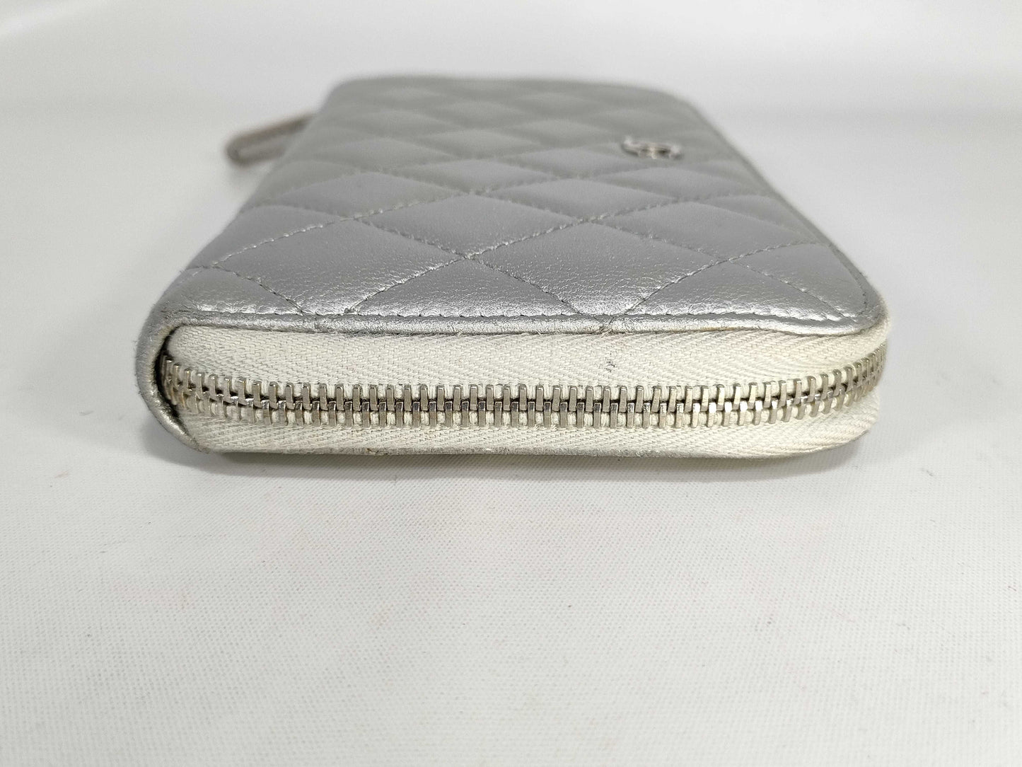 CHANEL Matelasse Round Zip Long Wallet Lambskin Wallet