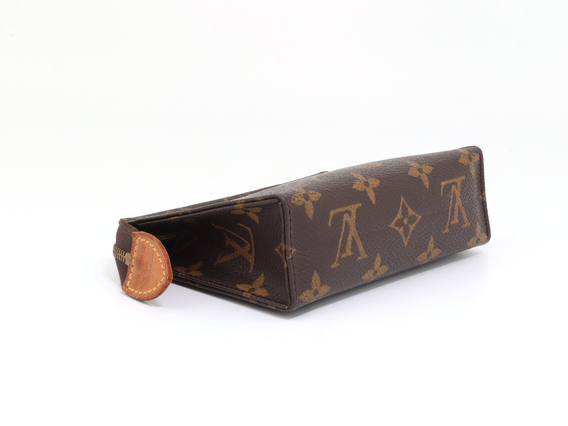 LOUIS VUITTON Monogram Poche Toilette 15 M47546 Pouch