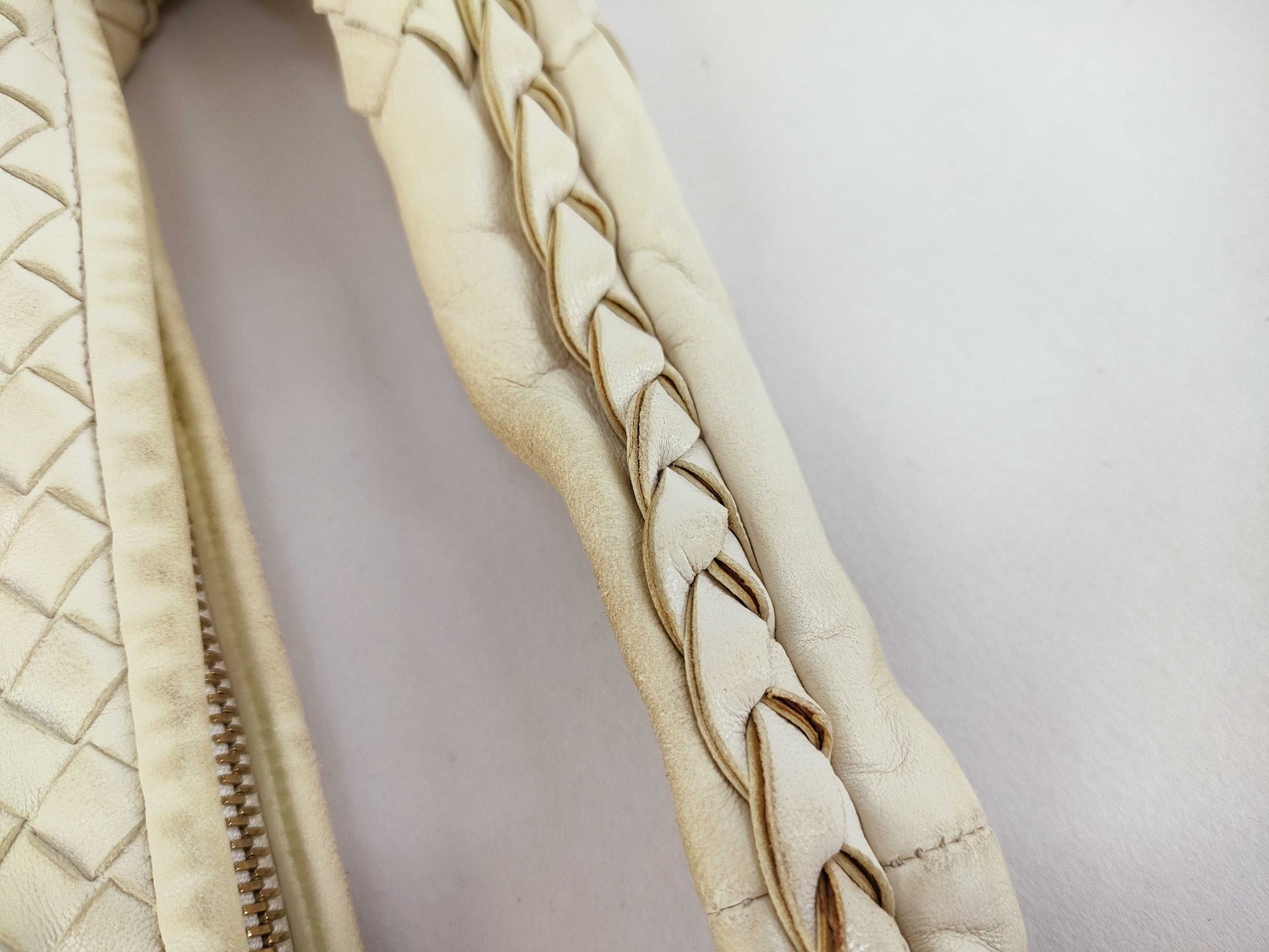 BOTTEGA VENETA Intrecciato Handbag White