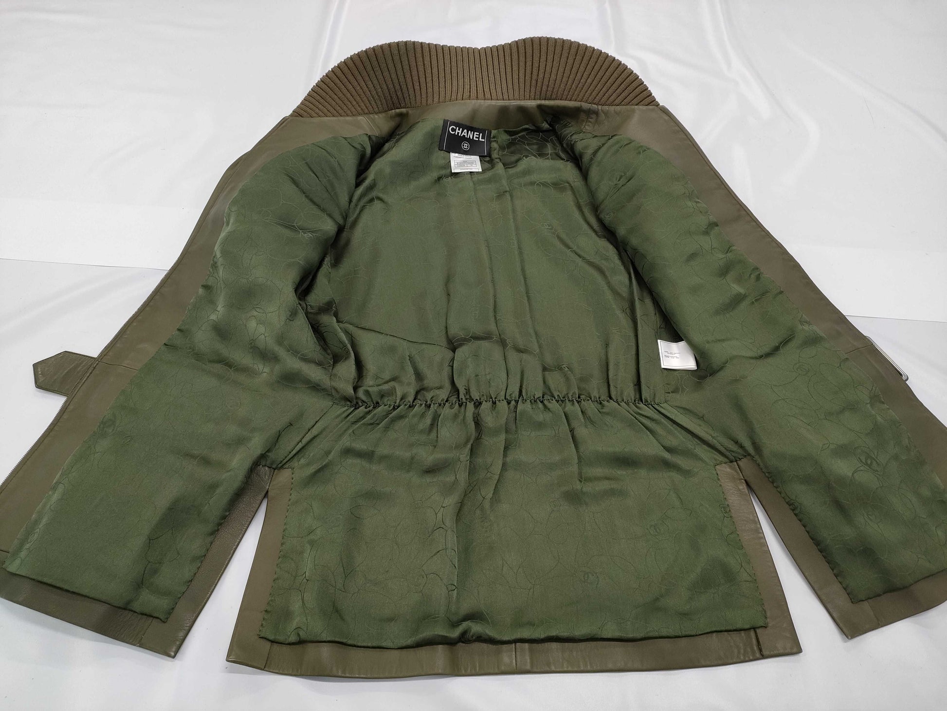 CHANEL 01A Leather Set P18055V00952 Size 36 Other Apparel