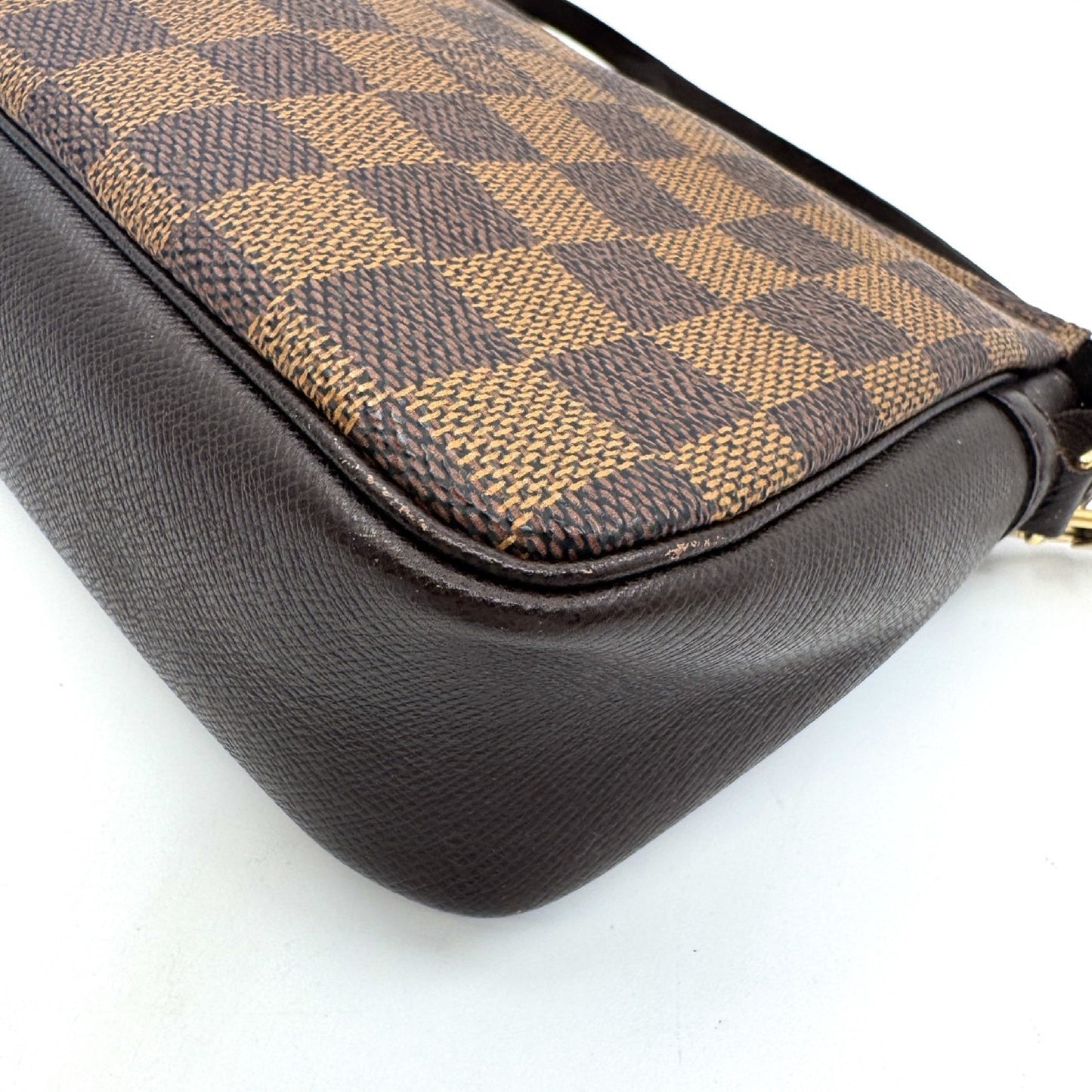 LOUIS VUITTON Damier Truth Makeup Pouch