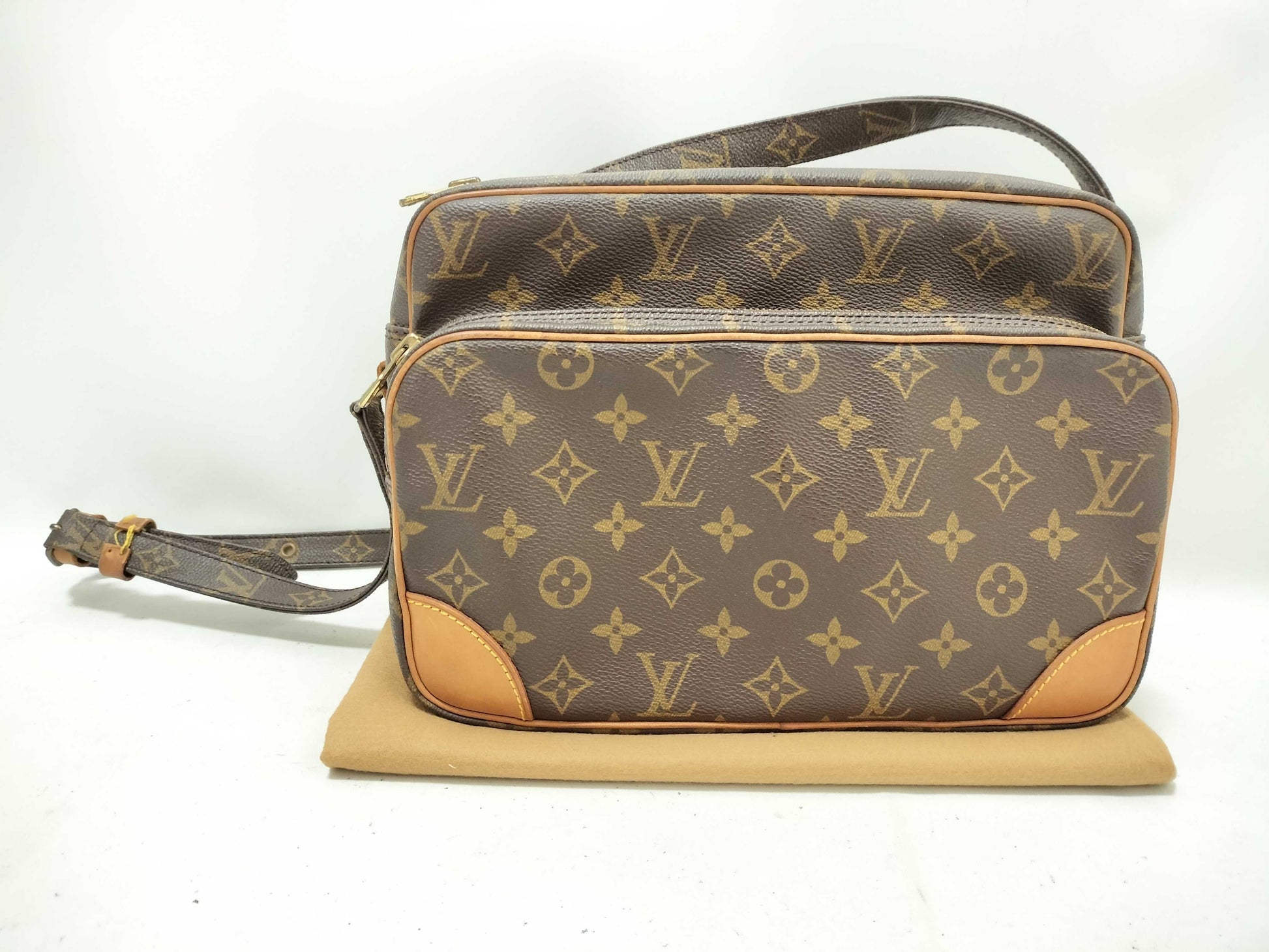 LOUIS VUITTON Monogram LV Nile M45244 Monogram Shoulder Bag