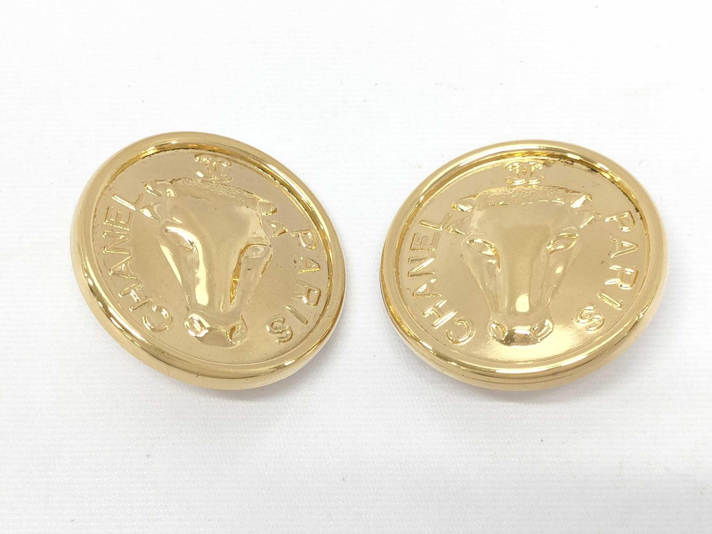 CHANEL Buffalo Earrings [CHANEL engraved]