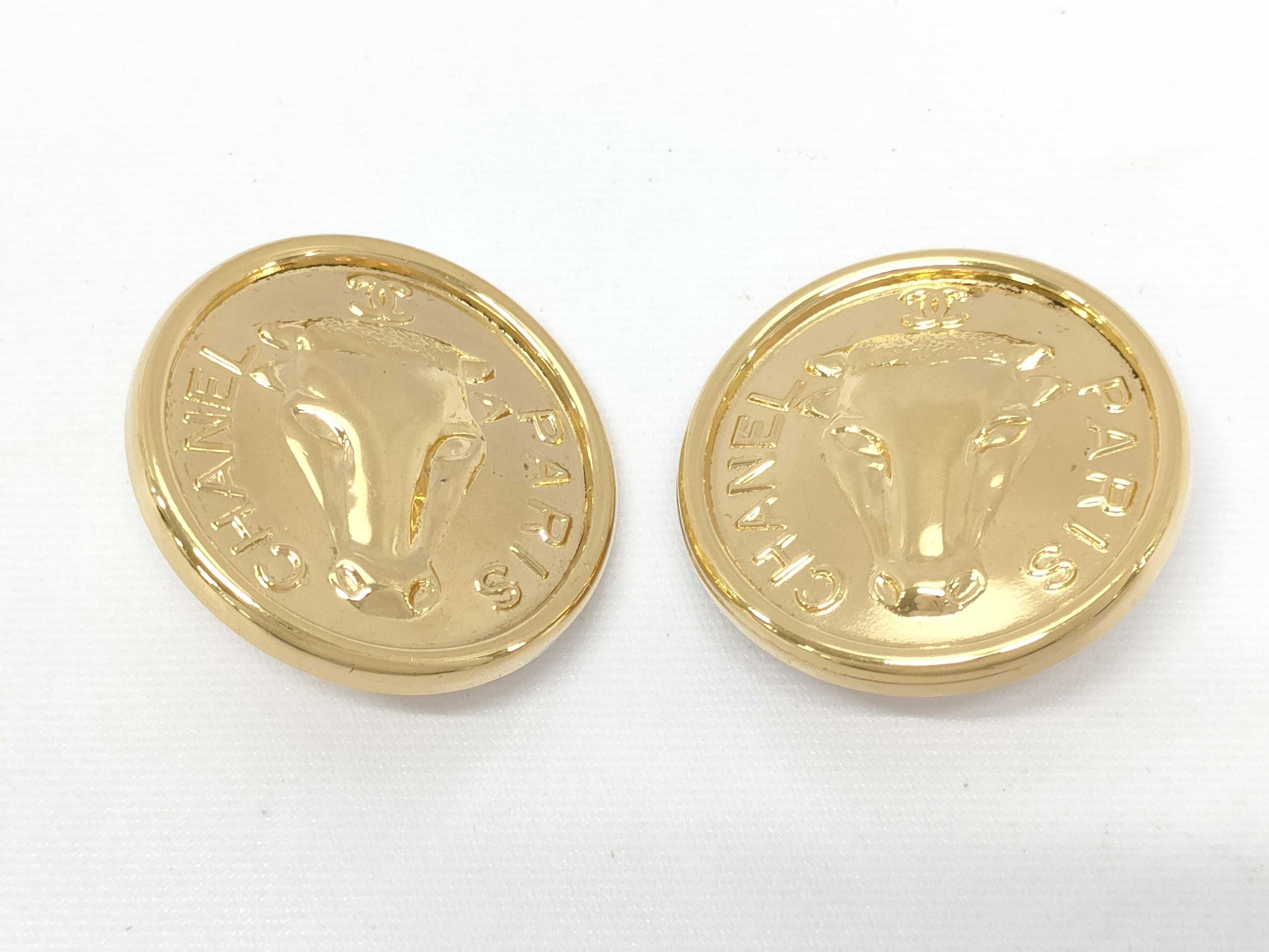 CHANEL Buffalo Earrings [CHANEL engraved]