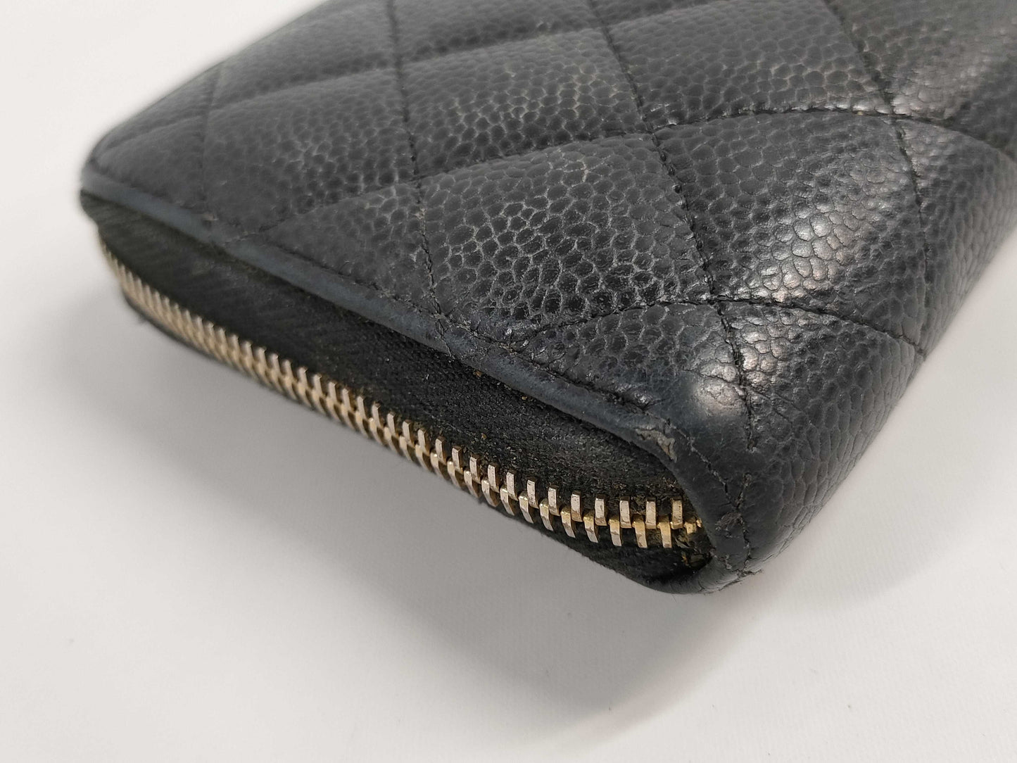 CHANEL CHANEL Round Zip Caviar Leather Wallet