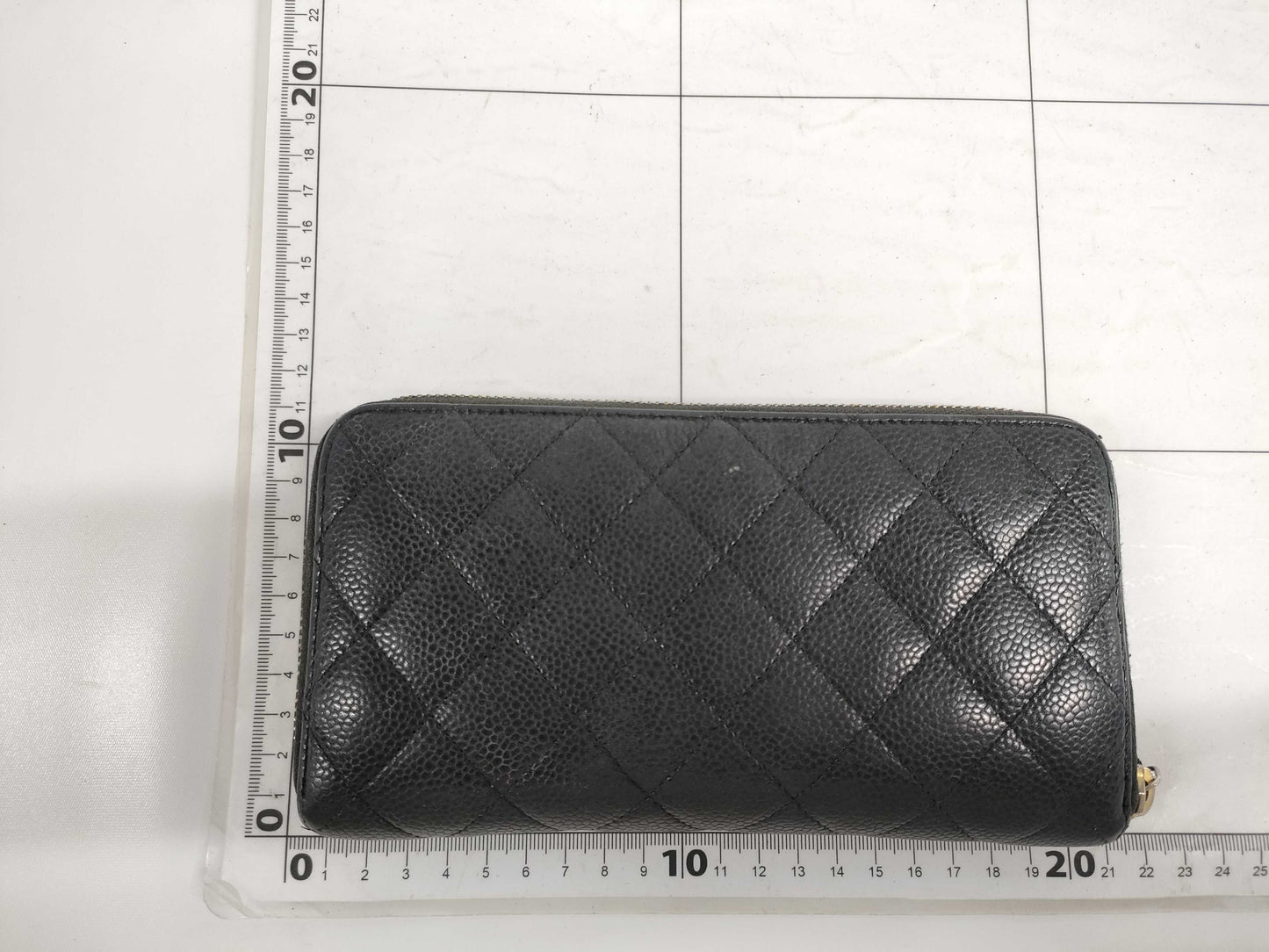 CHANEL CHANEL Round Zip Caviar Leather Wallet