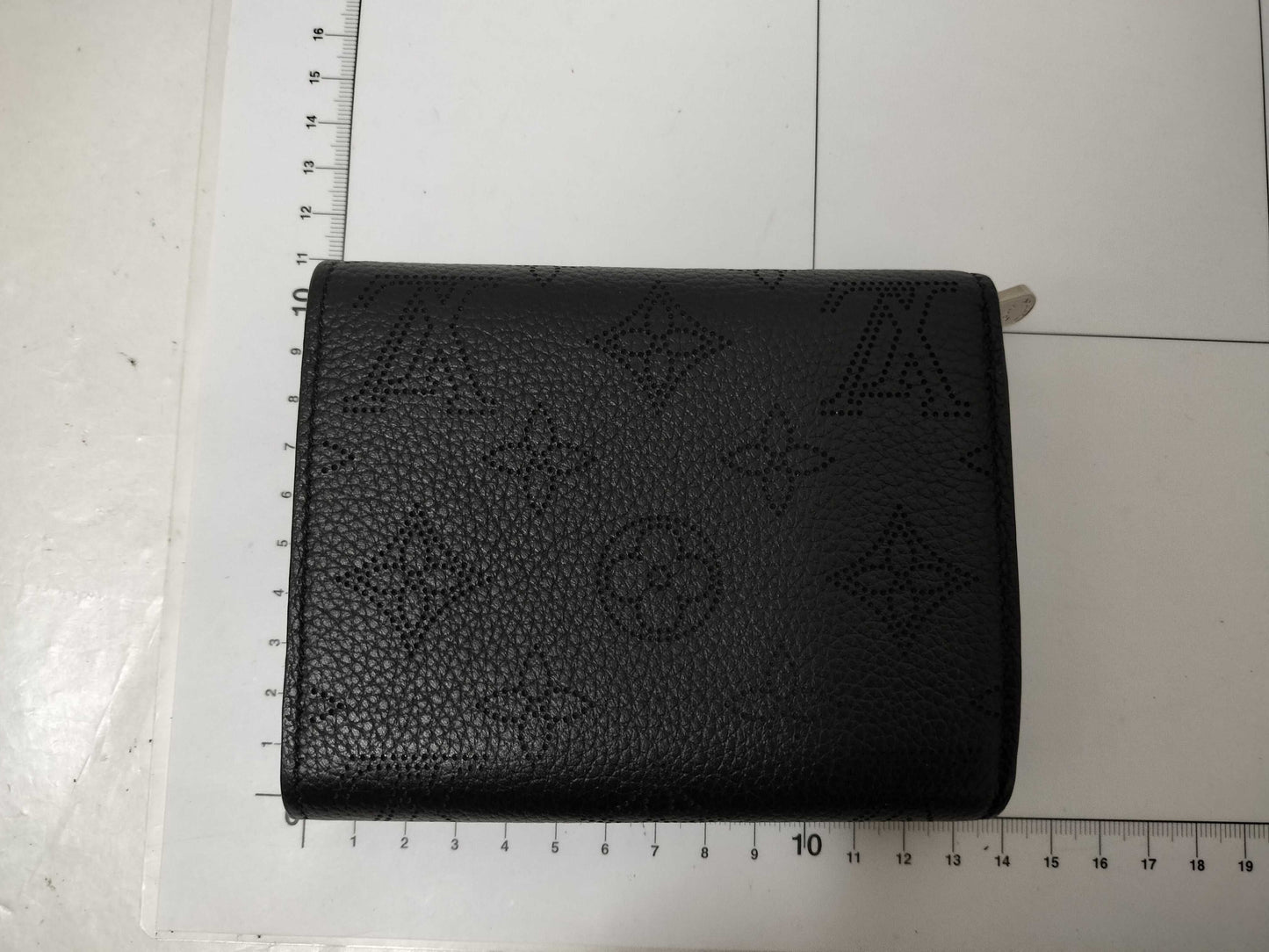 LOUIS VUITTON Mahina Mahina Portefeuille Iris Compact M67498 Noir Wallet