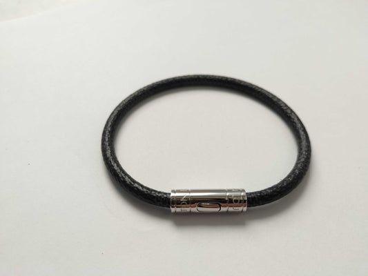 LOUIS VUITTON Damier Graphite Keep It Bracelet M6140E