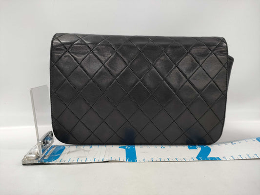 CHANEL Chain Shoulder Bag