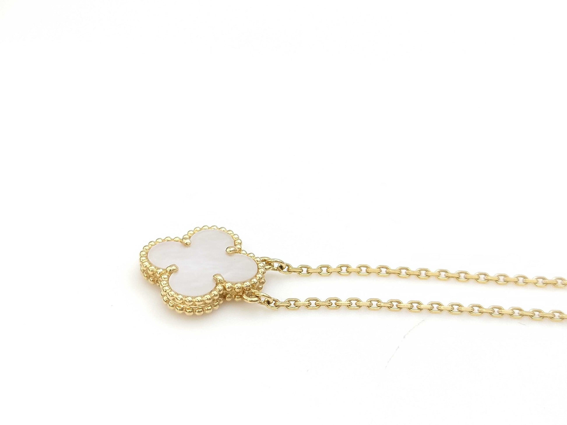 Van Cleef & Arpels Vintage Alhambra Mother-of-Pearl Necklace in Yellow Gold and Au750, 5.3g 