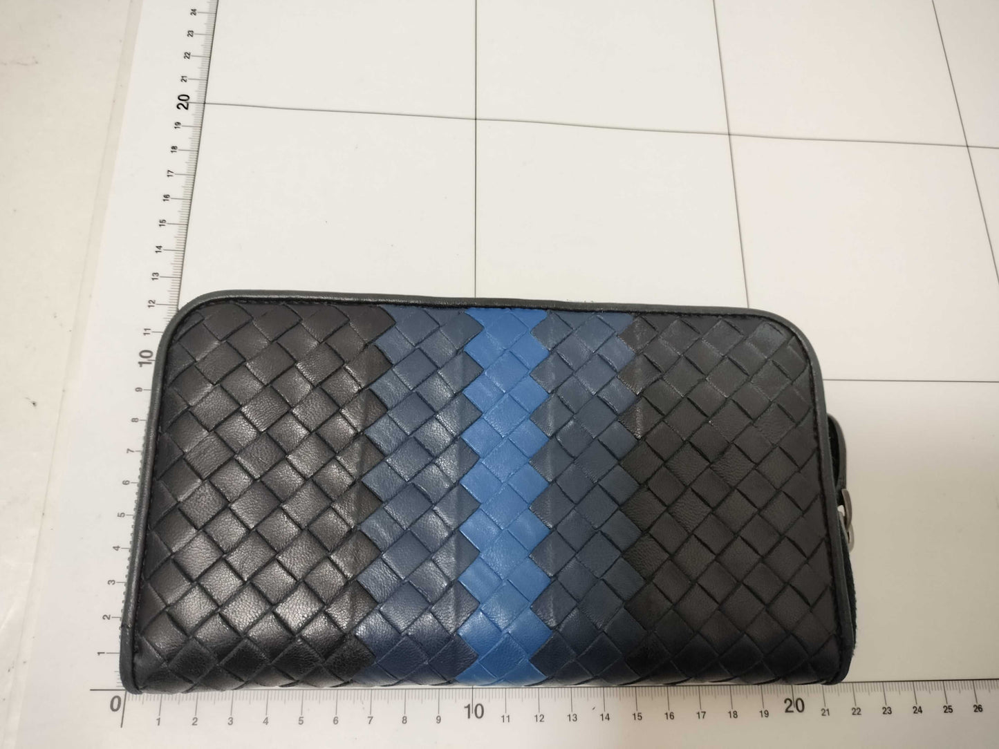 BOTTEGA VENETA BOTTEGA VENETA Bottega Veneta Two-Tone Wallet Wallet Wallet