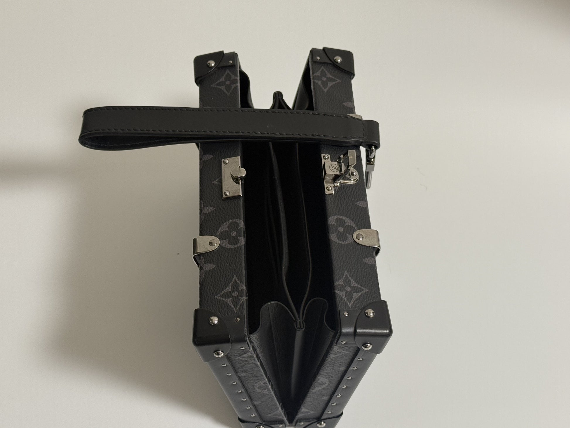 LOUIS VUITTON Eclipse Neo Wallet/Trunk Shoulder Bag M20954 Handbag