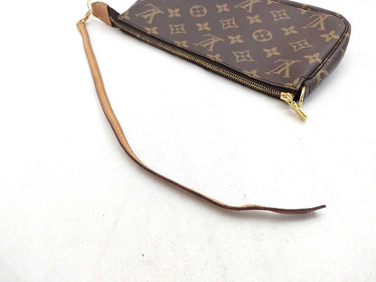 LOUIS VUITTON Monogram Louis Vuitton Pouch