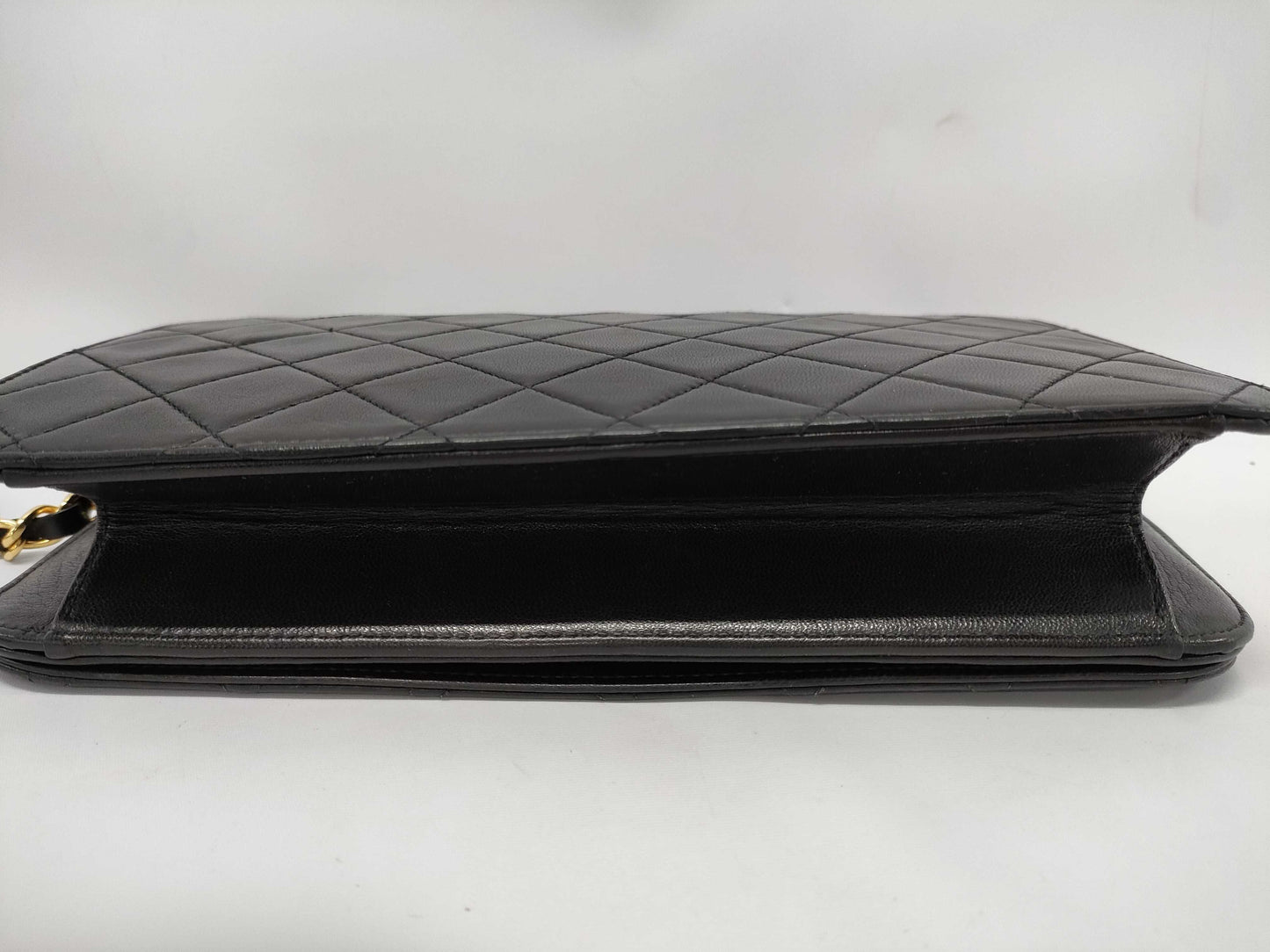 CHANEL Matelasse Chain Shoulder Bag in Lambskin, Black, 3268303