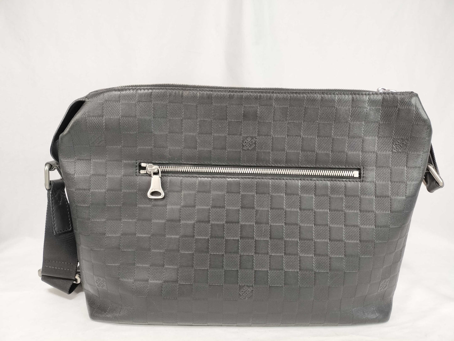 LOUIS VUITTON Damier Graphite Louis Vuitton Damier Graphite Discovery Messenger MM Shoulder Bag