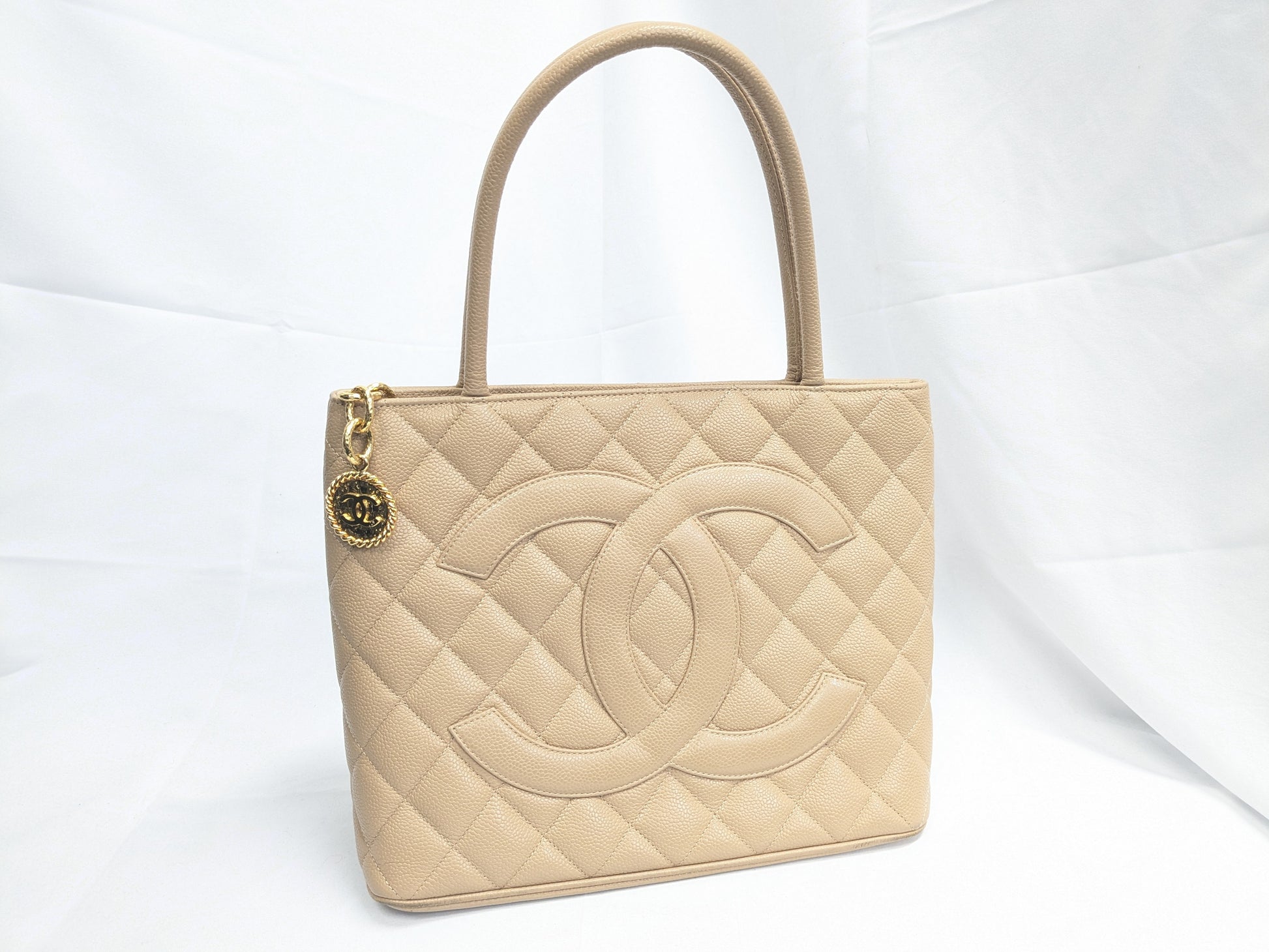 CHANEL Caviar Skin Reproduction Tote Bag 6567085 Seal and Guarantee