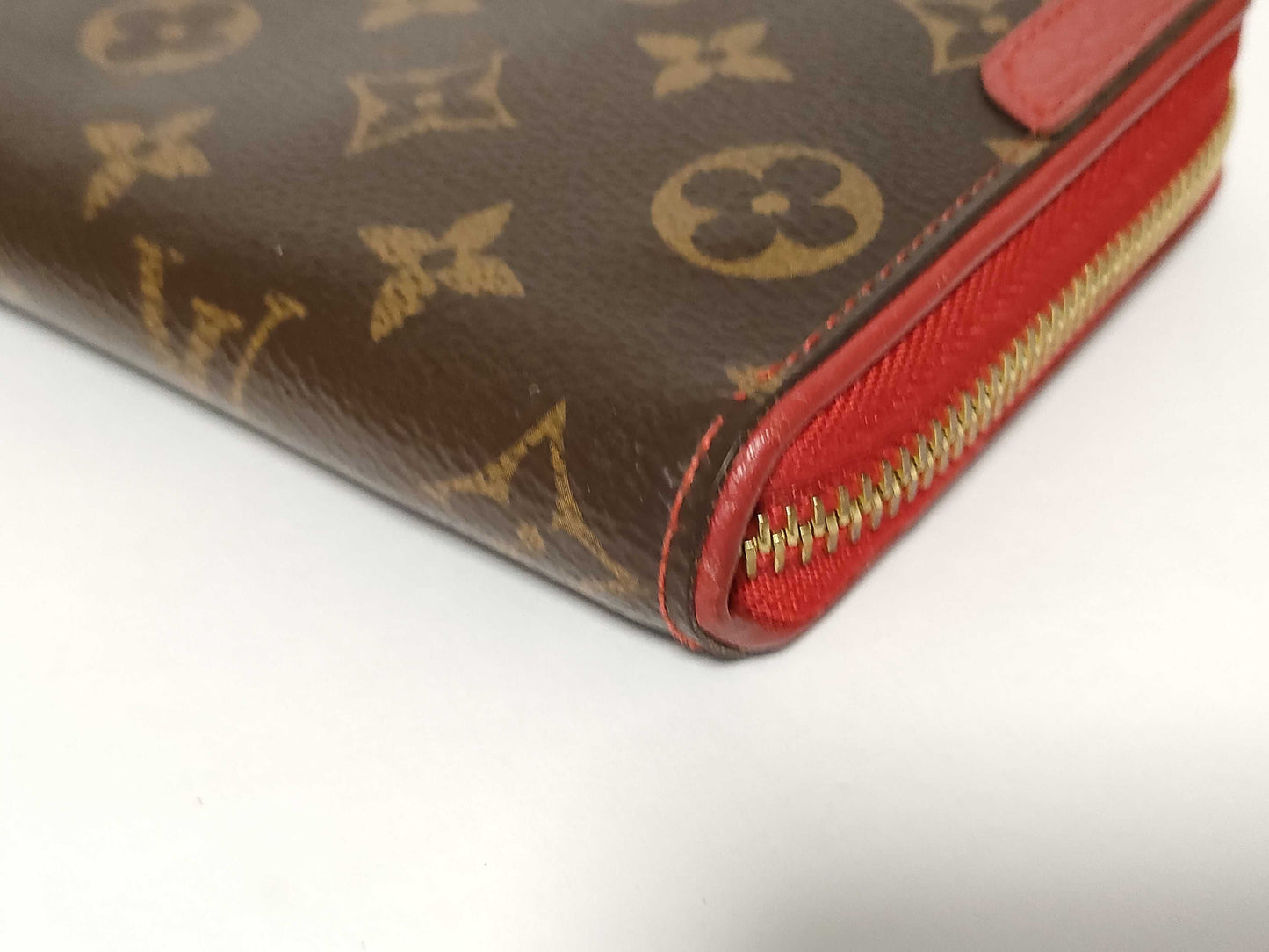 LOUIS VUITTON Monogram Louis Vuitton Louis Vuitton Monogram Zippy Wallet Retiro Wallet