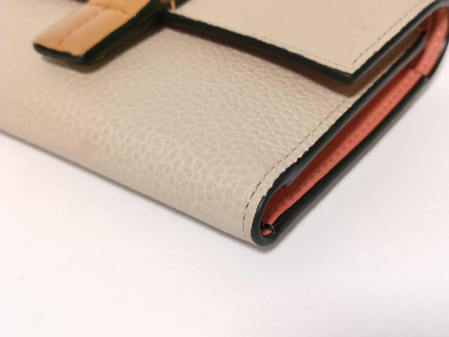 LOEWE Vertical Wallet in Light Oats and Honey