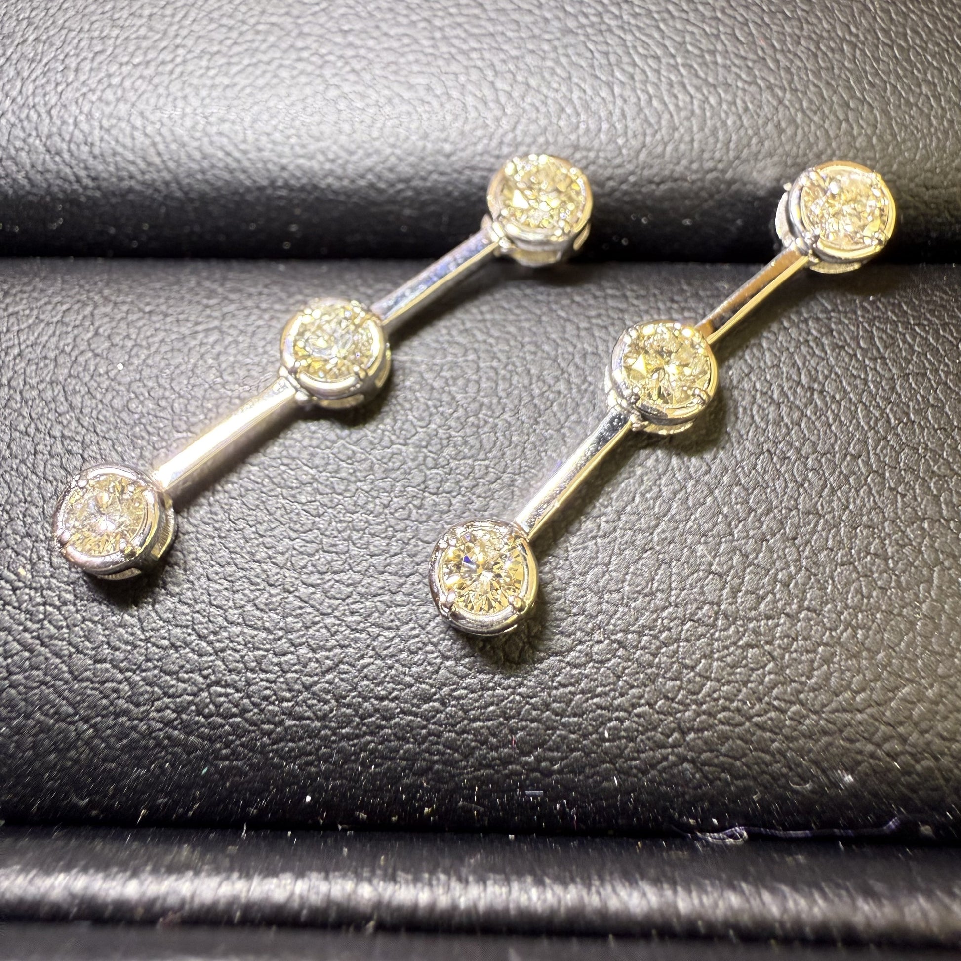D0.50ct/0.50ct K18WG 3.3g Earrings 