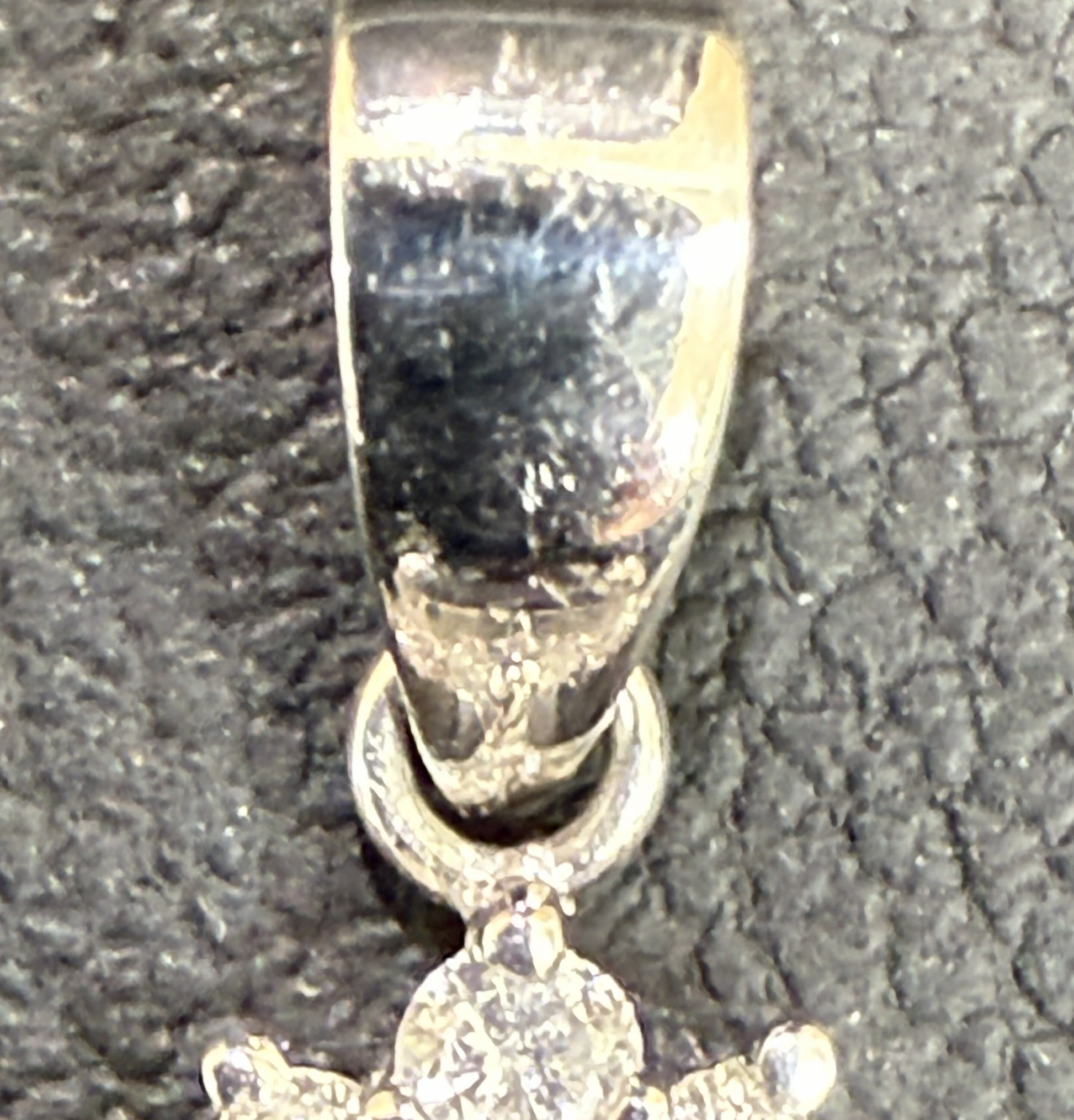 CRESCENT VERT Synthetic Stone 0.67ct D0.15ct PT900 2.0g Pendant Top 