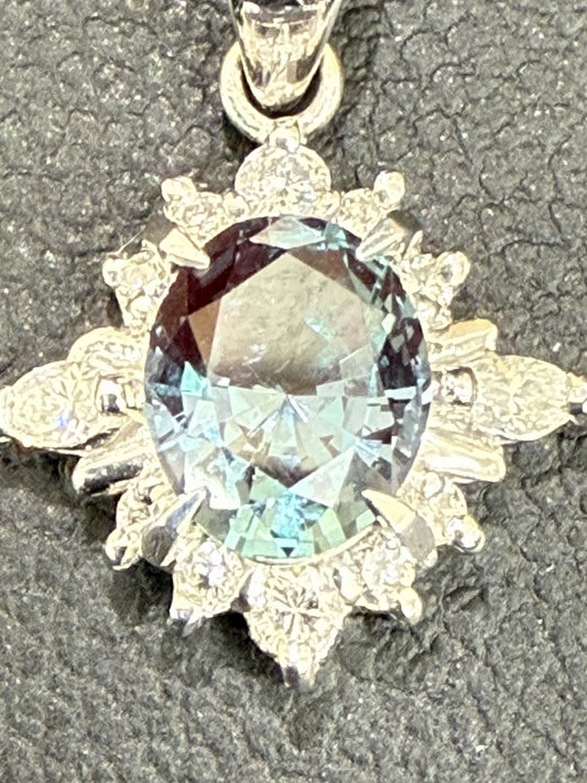 CRESCENT VERT Synthetic Stone 0.67ct D0.15ct PT900 2.0g Pendant Top 