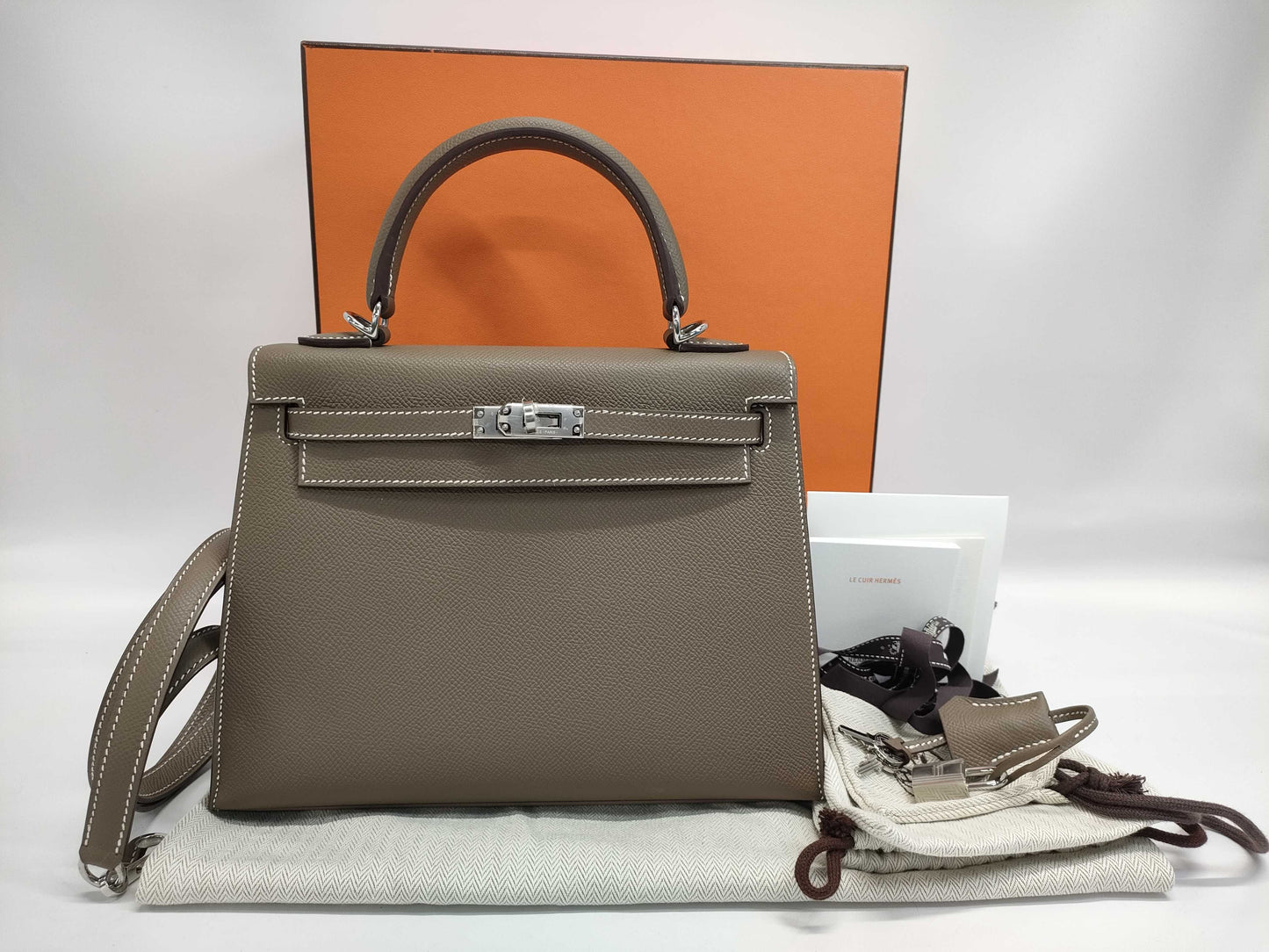 HERMES Kelly 25 Etoupe x Silver Hardware x Epson B Stamp Handbag