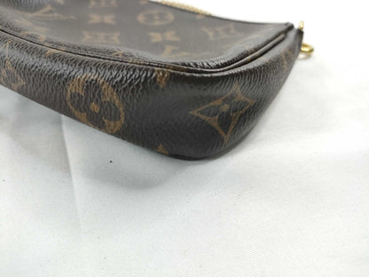 LOUIS VUITTON Monogram Accessoires UB0271 Pouch