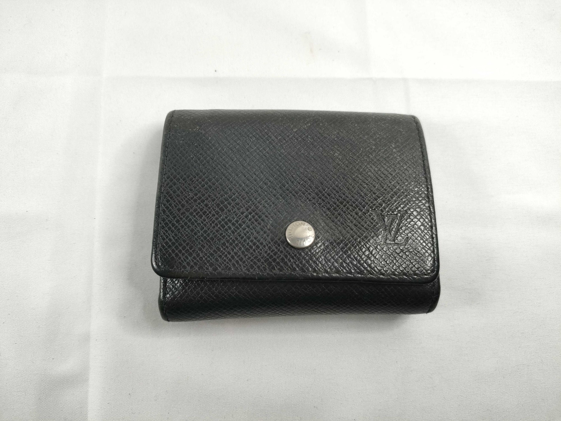 LOUIS VUITTON Taiga Vuitton Taiga Wallet Coin Case