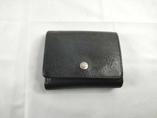 LOUIS VUITTON Taiga Vuitton Taiga Wallet Coin Case