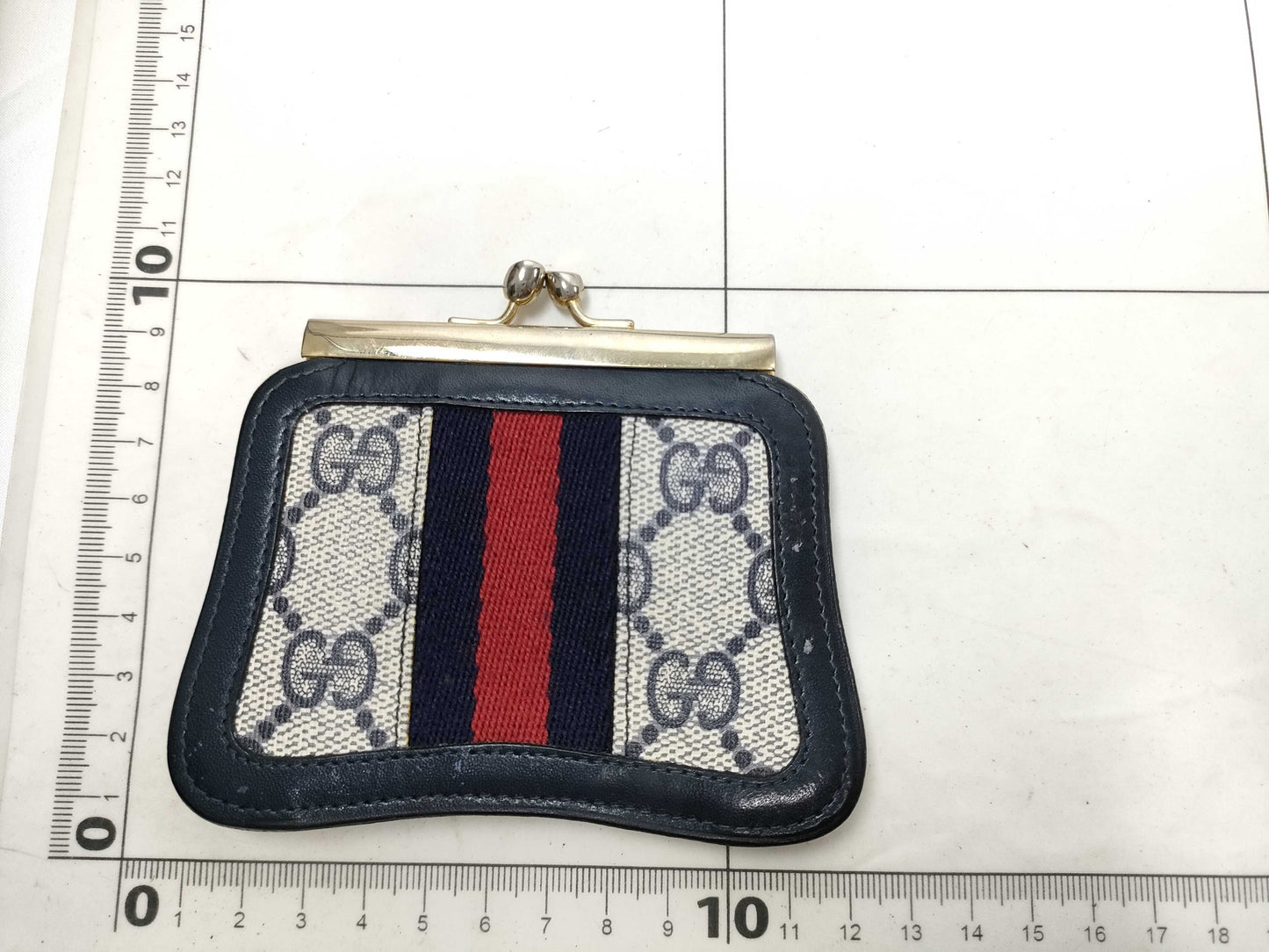 GUCCI GG Canvas Sherry Line Clasp Wallet Coin Case