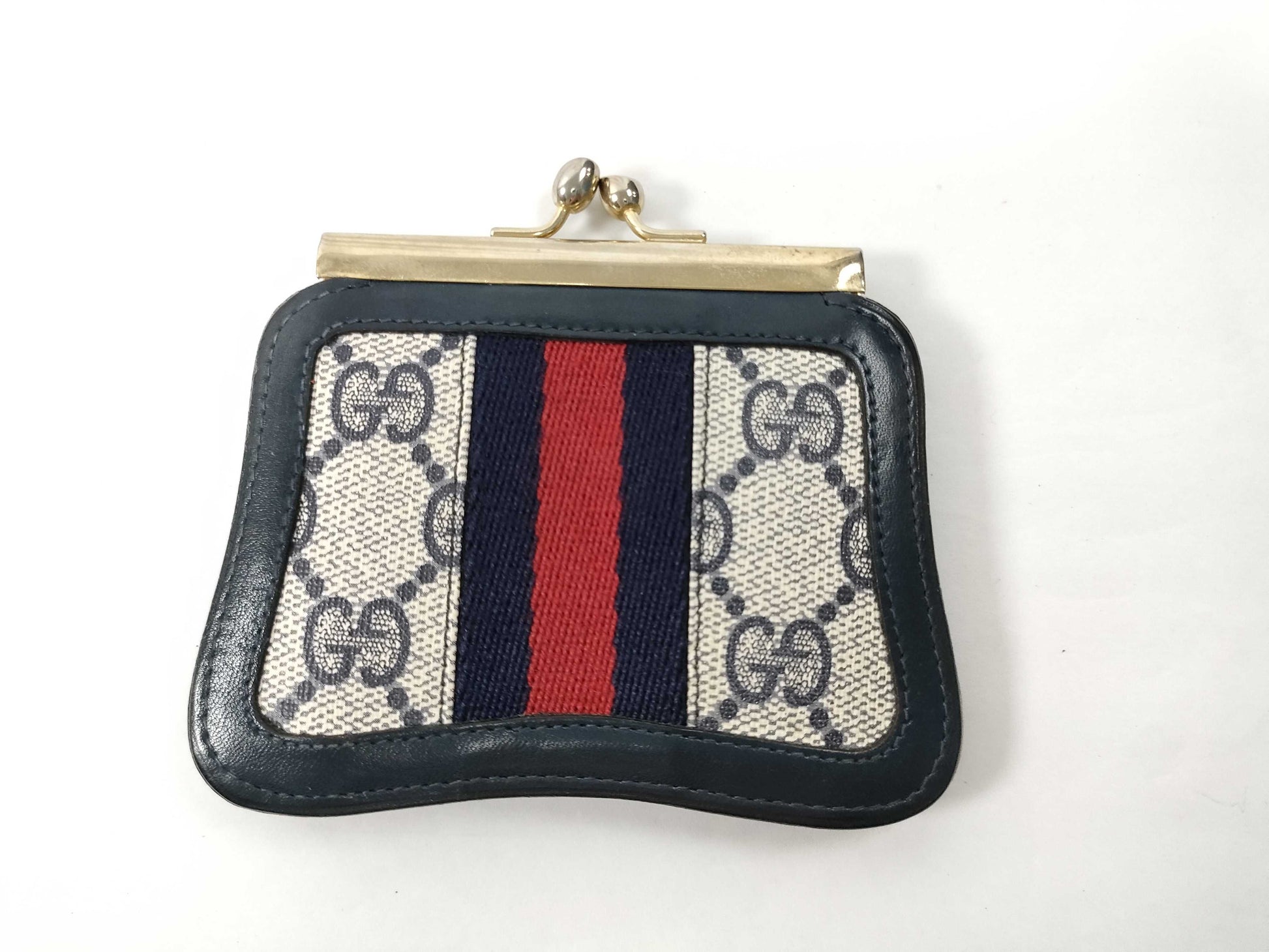 GUCCI GG Canvas Sherry Line Clasp Wallet Coin Case