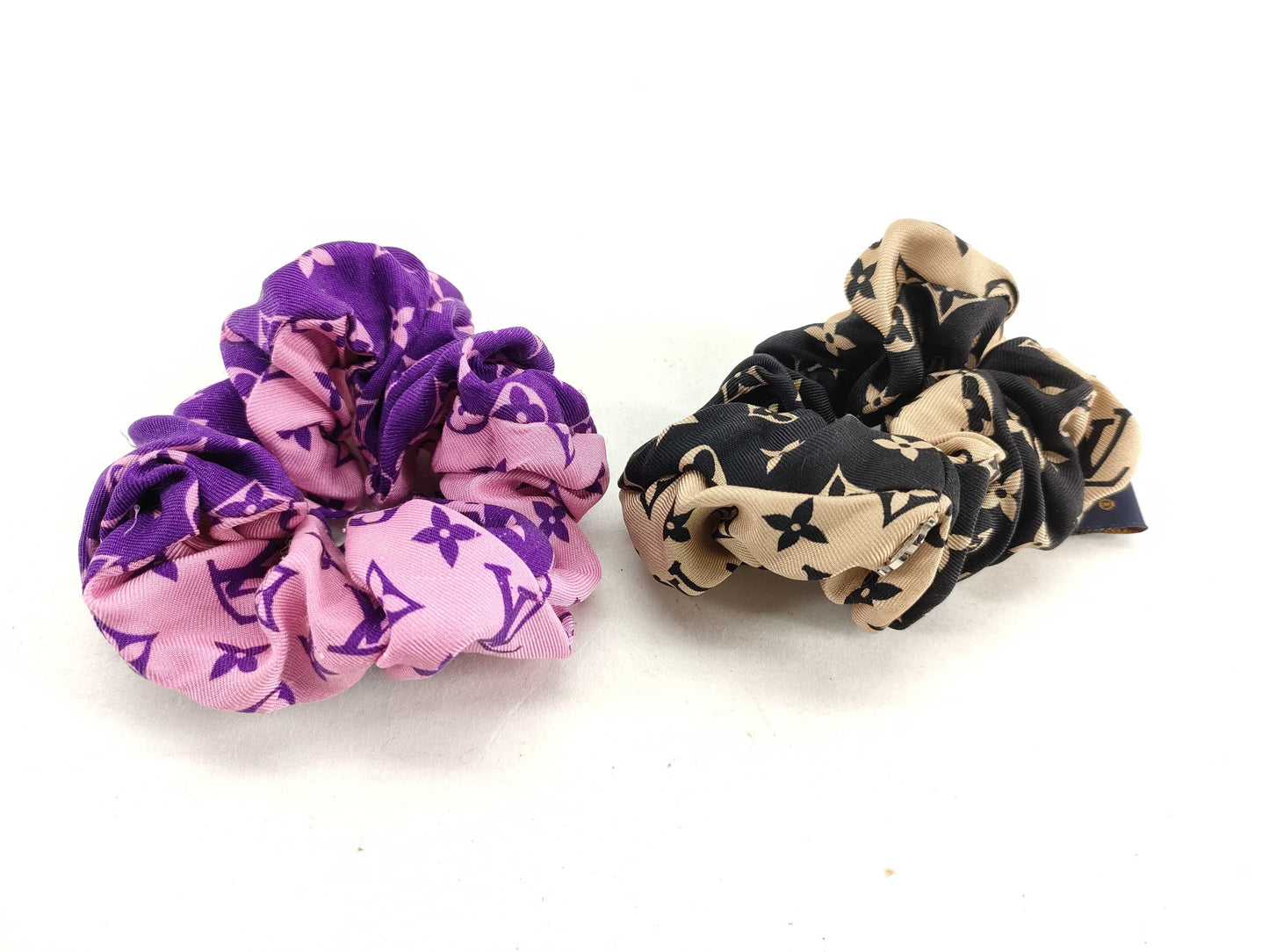 LOUIS VUITTON Monogram Louis Vuitton Scrunchie Be Mindful MP3098 Accessories: Dust bag Hair accessory