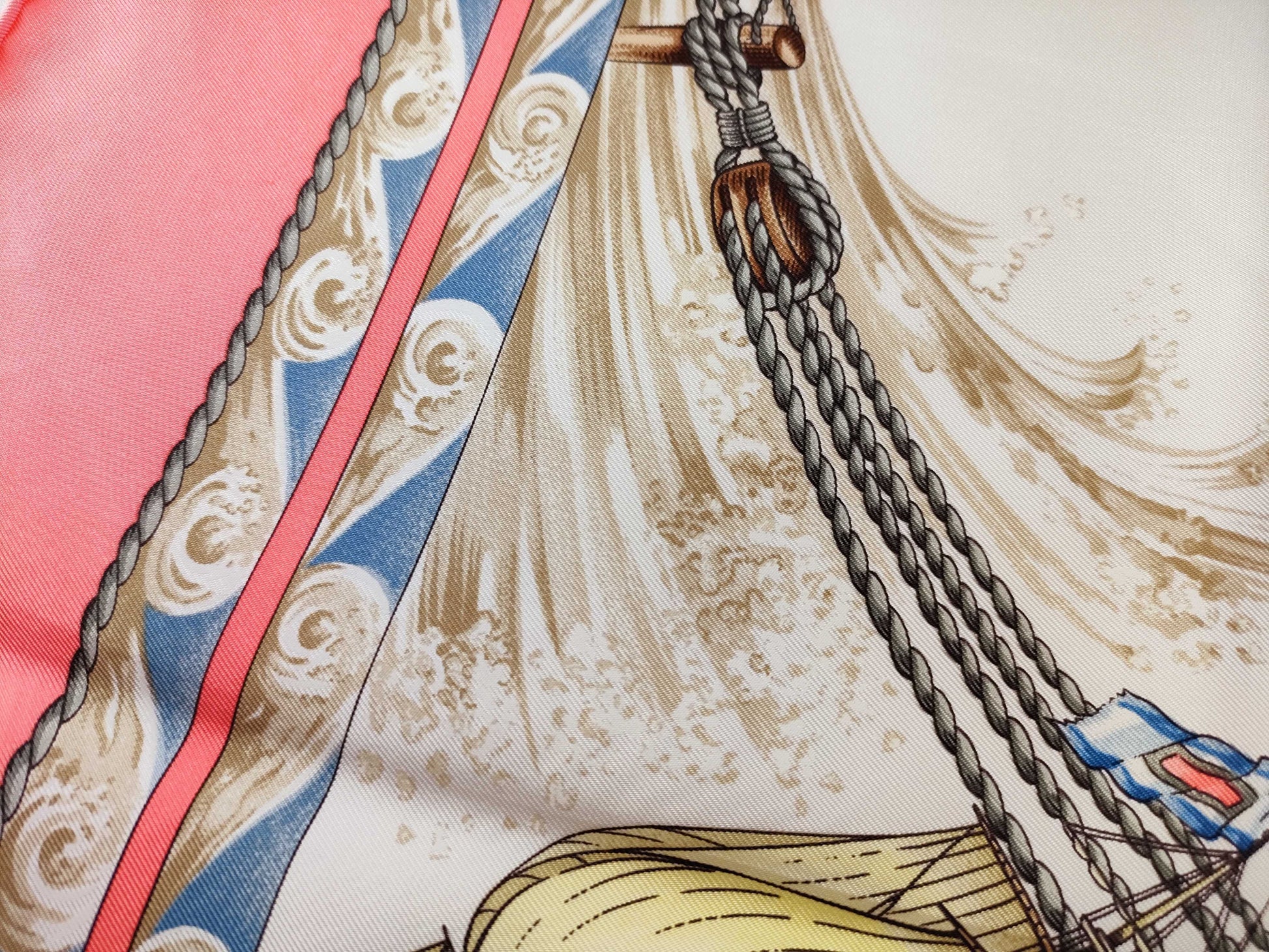 HERMES Carré 90 VIVE LE VENT Scarf Accessories: Box and other accessories