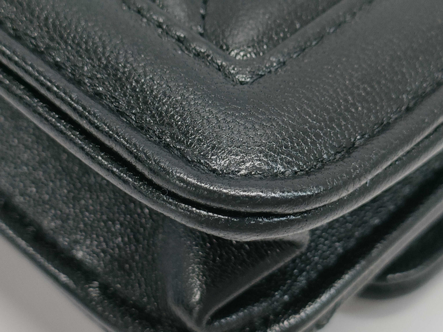 CHANEL Chanel Lambskin Chain Wallet with Random Plate. Accessories: Box and purchase receipt included. Shoulder bag.