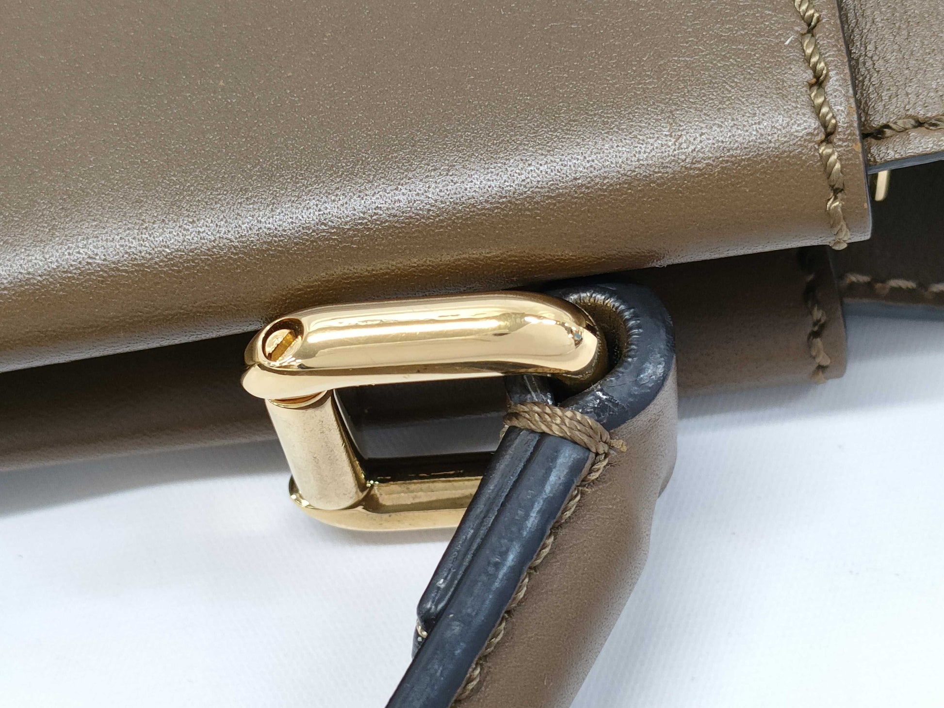 FENDI Peekaboo Iconic Medium Handbag 8BN226 Handbag