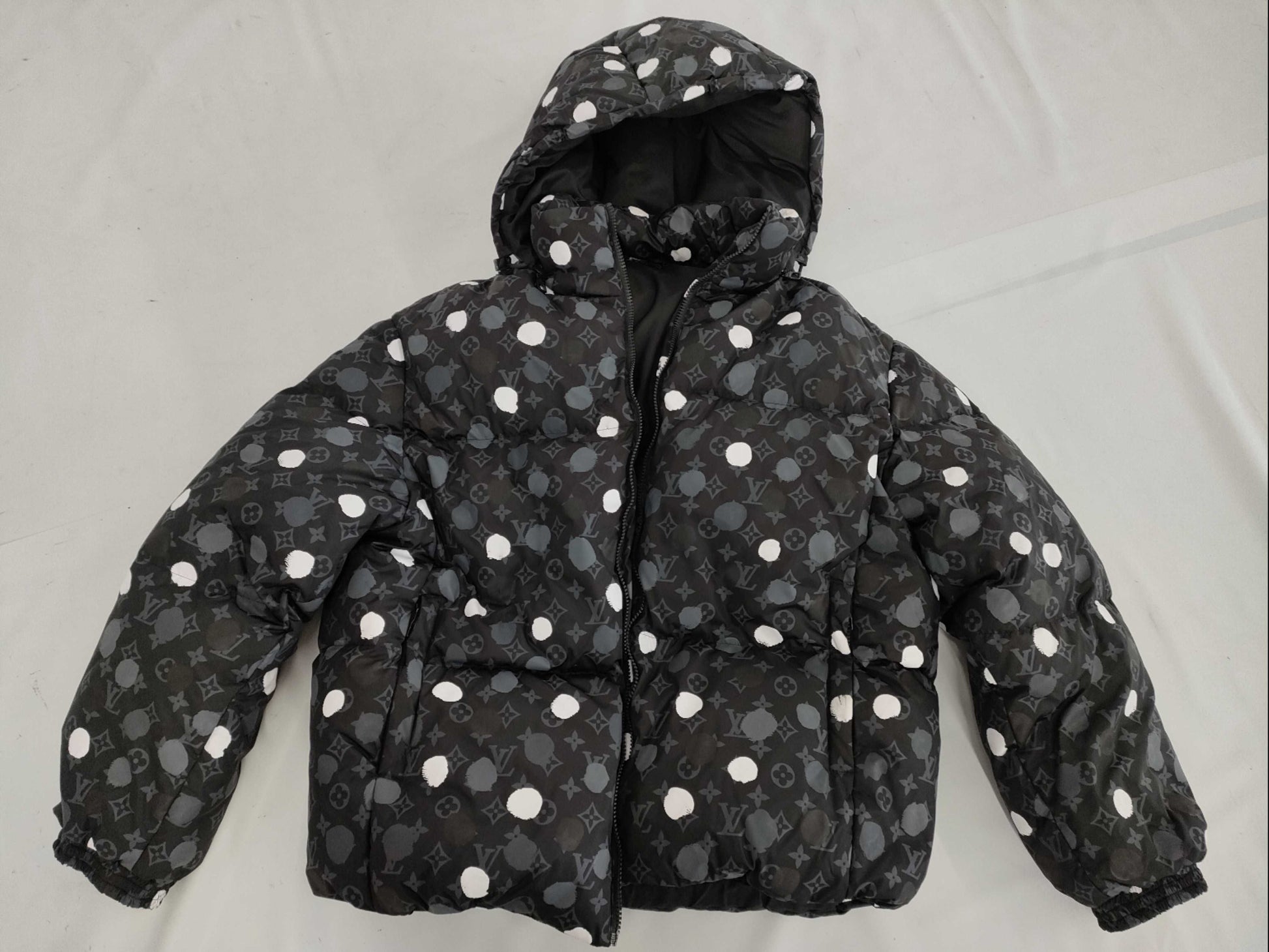 LOUIS VUITTON Down Jacket - RM231H V33 HOB31E x Yayoi Kusama / Painted Dots / Monogram / 23SS Size 48 Jacket