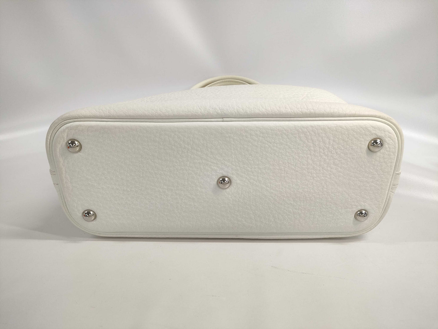 HERMES Bolide 31 Handbag in White Taurillon Clemence Leather with J Stamp