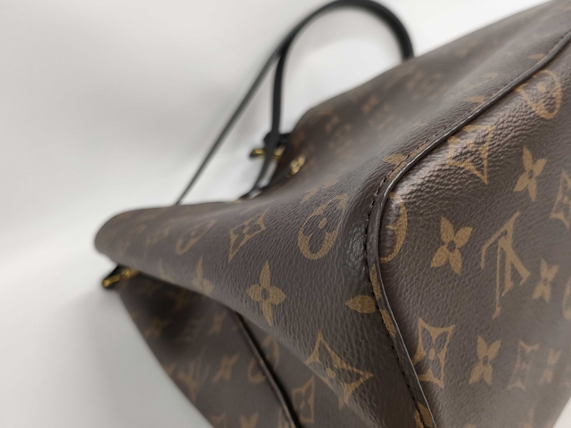 LOUIS VUITTON LOUIS VUITTON NeoNoe Shoulder Bag M44020 Shoulder Bag