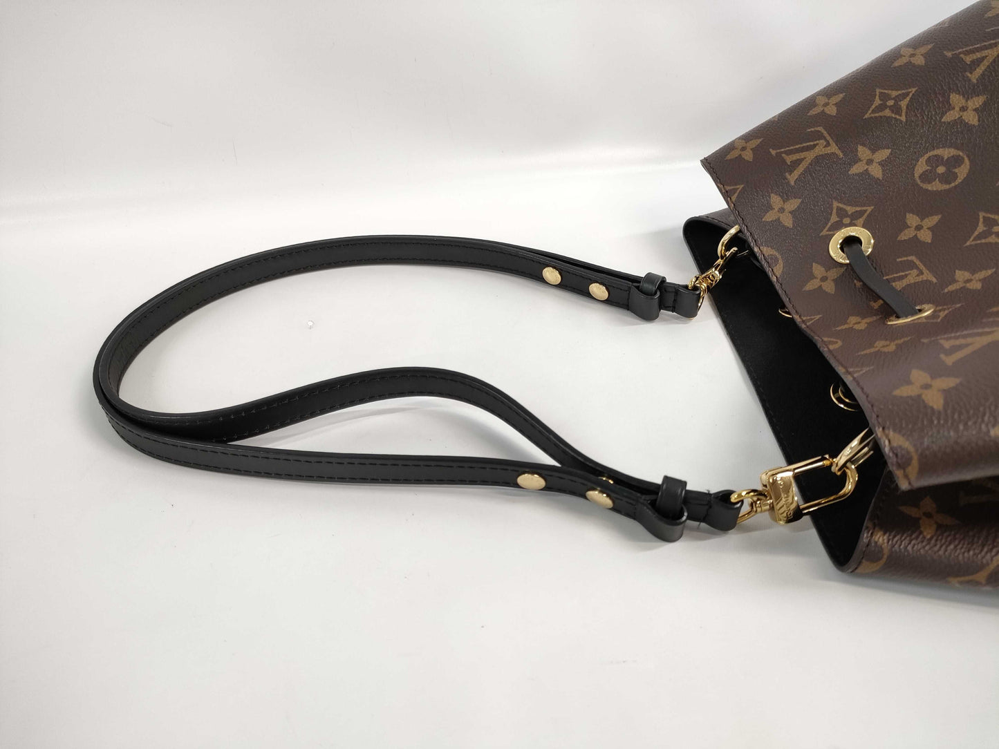 LOUIS VUITTON LOUIS VUITTON NeoNoe Shoulder Bag M44020 Shoulder Bag