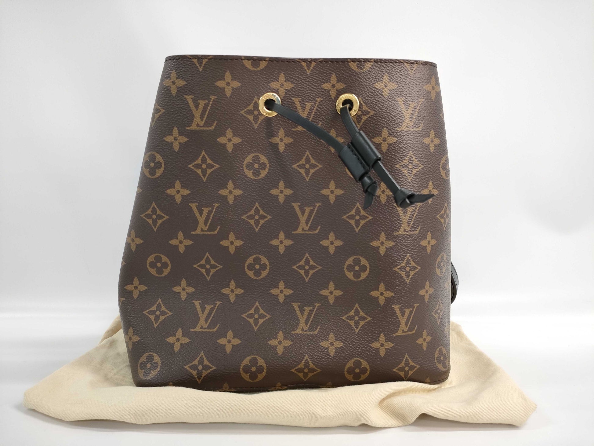 LOUIS VUITTON LOUIS VUITTON NeoNoe Shoulder Bag M44020 Shoulder Bag