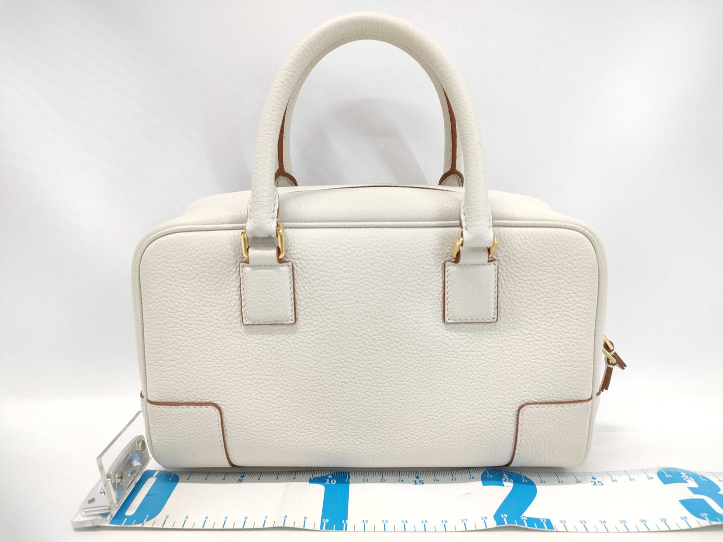 LOEWE Amazona 23 Handbag A039N07X02