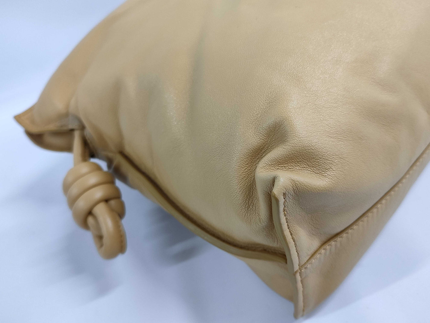 LOEWE Flamenco Clutch Puffer Bag A411FC1X67 Shiny Napalamskin Shoulder Bag